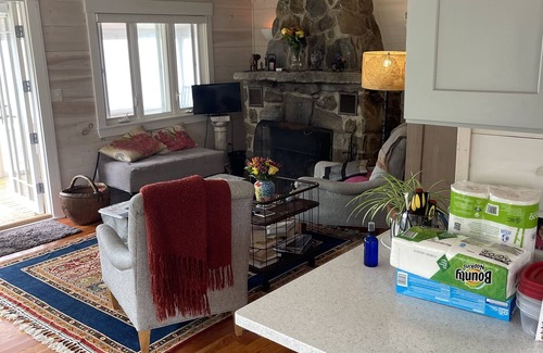 Pemaquid Point Cottage | Experience Maine Cliffs: Sunset Views & Whale Watching