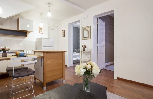 Biarritz City Centre Apartment | Cozy 2BR Pet-Friendly Retreat near Biarritz Beach