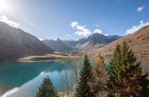 Tignes le Lac Apartment | Cozy 1-Bedroom Apartment with Lake View & Pet-Friendly