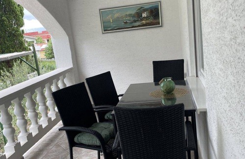 Nin Apartment | Cozy 1-Bedroom Apartment with Kitchen for 4 Guests