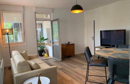 Niergnies Bed & Breakfast | Cozy 45 m² Bed and Breakfast with Kitchen for Two Guests