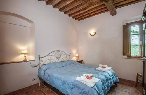 Santo House | Cozy 1-Bedroom House with Pool for Up to 4 Guests