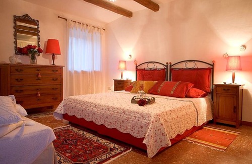Bagnoregio House | Comfortable 2-Bedroom House with Pool and Mountain Views