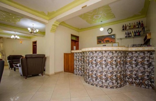 Kabale Resort | Cozy Resort Retreat for 2 with On-Site Dining