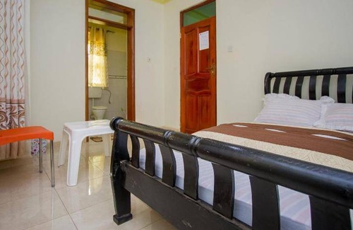Kabale Resort | Cozy Resort Retreat for 2 with On-Site Dining