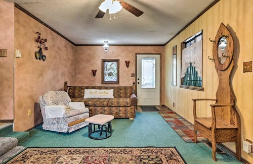 Leeds House | 45 min from Zion Natl. Park "Private Bedroom" - SHARED HOUSE