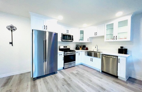 Upland Apartment | Family-Friendly Upland Retreat: 2 Master Bedrooms & Yard