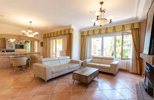 Fustera Villa | Spacious 8-Bedroom Villa with Pool & Pet-Friendly Options