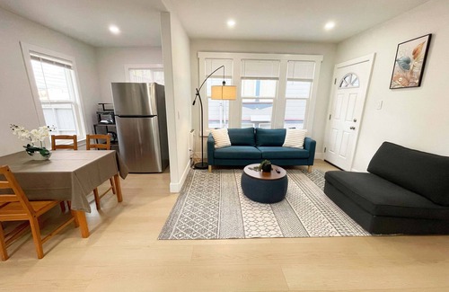 San Jose House | Modern SanJose Downtown 1b Home with Free WIFI & Parking