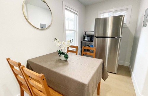San Jose House | Modern SanJose Downtown 1b Home with Free WIFI & Parking