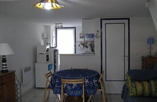 Valras-Plage Cabin | Spacious T3 Villa with Pool and Oceanfront Views