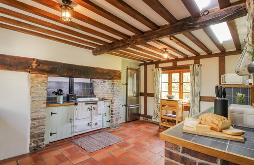 Lydbury North Cottage | Pet-Friendly Retreat with Open Fire in Lydbury North