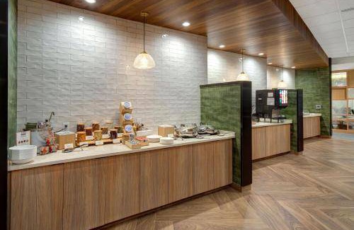 Lancaster Hotel | Elegant 5-Star Hotel for Families with Pool and Dining