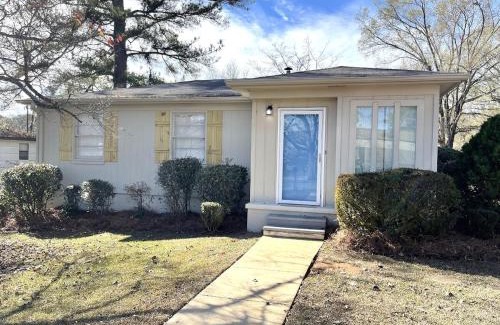 New Castle House | Family-Friendly Retreat at 465 Gene Reed Rd