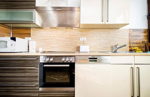Plagwitz Apartment | Modern 468 Plagwitz Apartment in Vibrant Kulturviertel