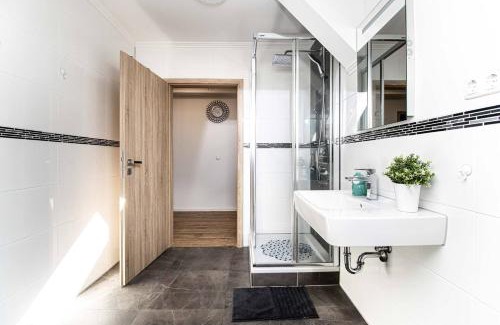 Plagwitz Apartment | Modern 468 Plagwitz Apartment in Vibrant Kulturviertel