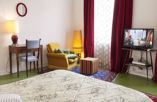 Montauban House | Explore Montauban at 46FM GuestHouse with Breakfast Included