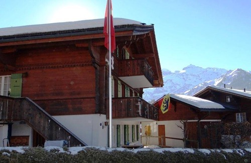 Lenk Apartment | Teleboy Apartment: Pet-Friendly Retreat with Excellent Reviews