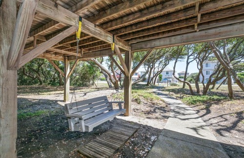 Kitty Hawk House | Discover Canopy Retreat: A Family-Friendly Getaway