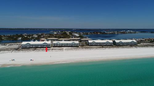White Sands First Villa | Pet-Friendly Haven at 479 Fort Pickens Rd. - Rated 10/10