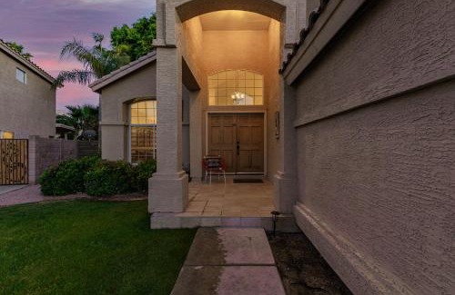 Ahwatukee Foothills House | Relaxing Stay at 47th Ahwatukee Phoenix - Pool & Hot Tub