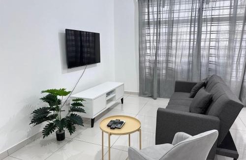 Tebrau House | Enjoy Family-Friendly Stays at Crest Near Yi Jia HeLiXuan