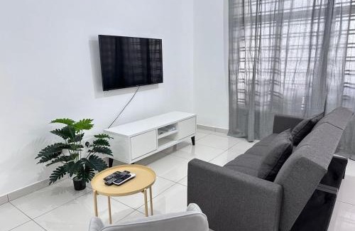 Tebrau House | Enjoy Family-Friendly Stays at Crest Near Yi Jia HeLiXuan