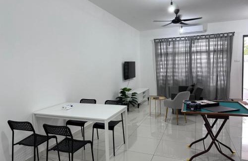 Tebrau House | Enjoy Family-Friendly Stays at Crest Near Yi Jia HeLiXuan
