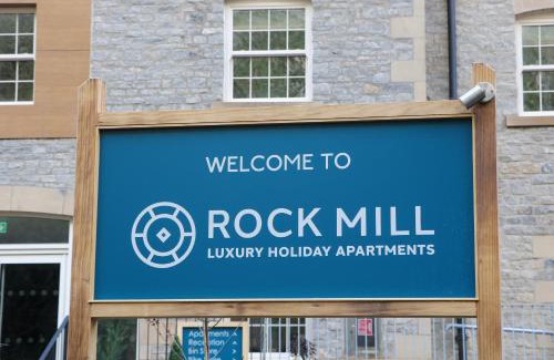 Stoney Middleton Apartment | Guest Rated 10/10 at 48 Rock Mill - Pet Friendly Retreat