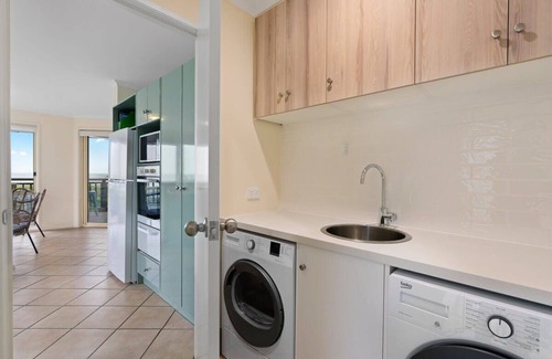 Encounter Bay House | Cozy Oceanfront Retreat at 48 Rumbelow St with Views