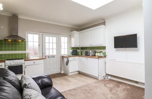Barling House | Discover Comfort at 493 Little Wakering Road - 4 Star Stay