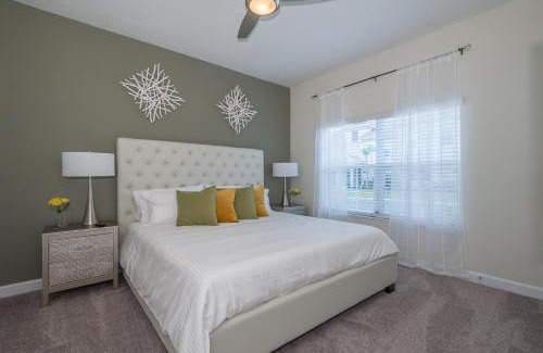 Campbell House | Family-Friendly 4-Bedroom Townhouse with Pool Oasis