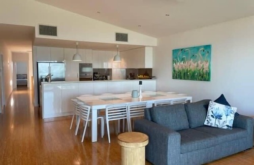 Victor Harbor House | Oceanfront Retreat at 4A Franklin Pde, Encounter Bay