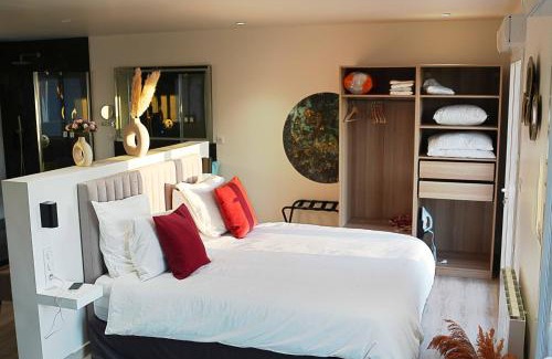 Verdelot House | Relax at 4AS Spa Paris: Highly Rated with Family-Friendly Amenities