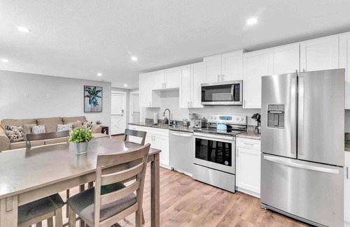 Safety Harbor Cottage | Pet-Friendly Coastal Cottages: 10/10 Guest Rated Retreat