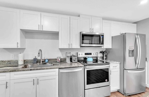 Safety Harbor Cottage | Pet-Friendly Coastal Cottages: 10/10 Guest Rated Retreat