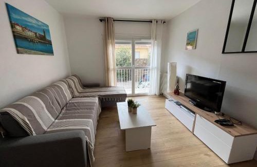 Collioure Apartment | Oceanfront 4-Star Apartment Near the Beach for Families
