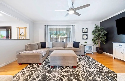 Raisin House | Family-Friendly Retreat with Pool Near Fresno State