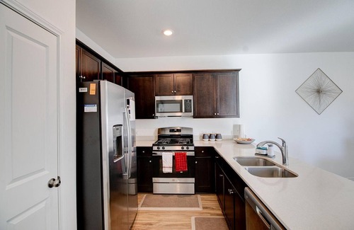 Del Valle House | Convenient 4BD Home Near Tesla, Austin Airport & Amenities