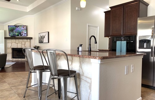 Forest Creek House | Family-Friendly 4BD House with Private Pool Near Attractions
