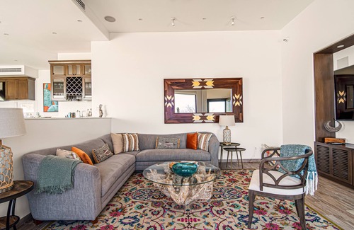 Buzzards House | Ocean View Villa: Walk to the Beach with Top Amenities