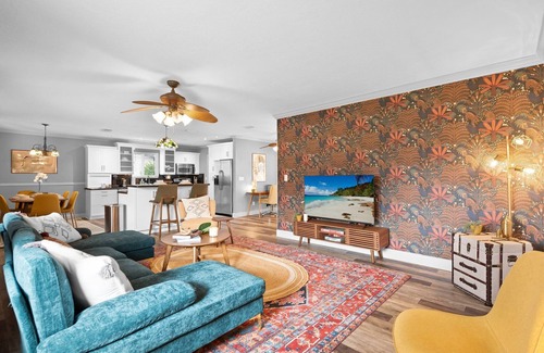 Plantation House | 4BD w/Heated Pool, Game Room & BBQ - Beach Nearby