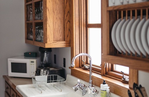 Williamsburg House | Discover Comfort at Broomhead Farmhouse Main House