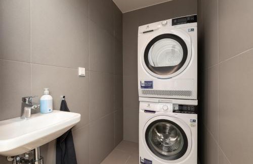 Kadriorg Apartment | Modern 4-Star Apartment near Kadriorg with Free Parking