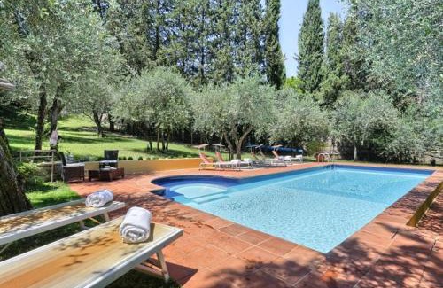 Oltrarno Apartment | Elegant 4-Bedroom Apartment with Pool and Ocean Views