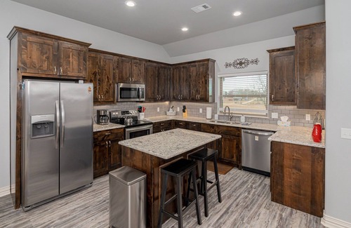 Mead House | Pet-Friendly 4Bdrm Home with Pool & Lake View Near Texoma