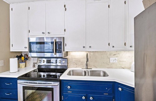 Roach House | Ideal Retreat: Sleeps12 with Private Dock & Ocean Views
