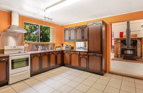 Chatswood House | Family-Friendly 4-Bed Villa with Pool in Chatswood