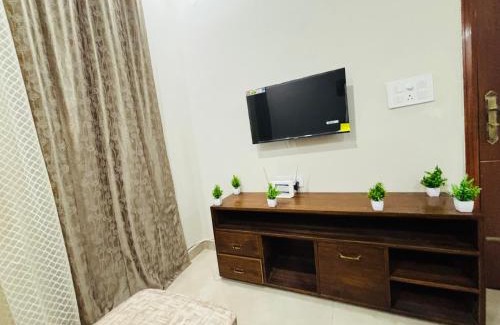 Kharar Apartment | 4BHK Luxury Villa In Mohali - Stay Royal