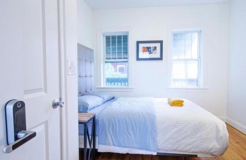 Roxbury Apartment | Child-Friendly 4BR Newly Renovated Apartment for Families